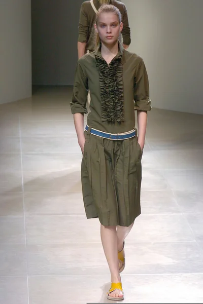 Look 13